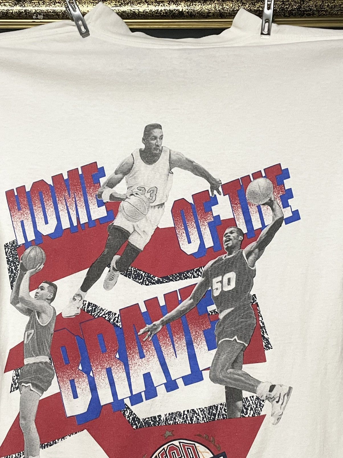 Nike Vintage 90s Designer Nike Land Of The Free Nba Og Tshirt Size US M / EU 48-50 / 2 - 10 Thumbnail