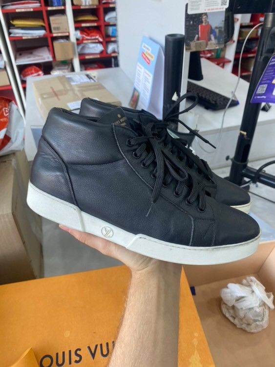 Louis Vuitton × Vintage Louis Vuitton hi top sneakers vintage small logo Size US 8 / EU 41 - 2 Thumbnail