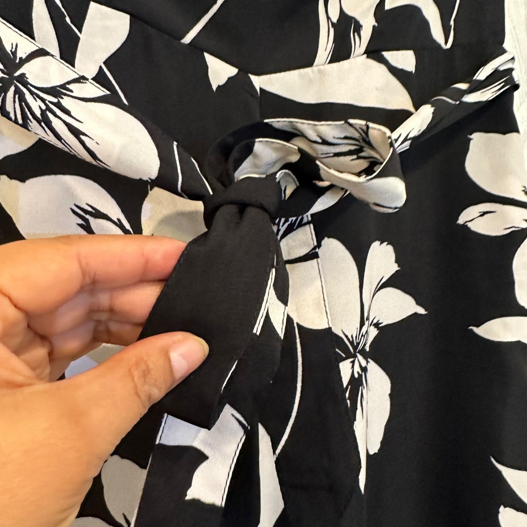 Other ✨Black & White Floral Strapless Wide Leg Jumpsuit Willow Siz Size 28" / US 6 / IT 42 - 5 Thumbnail