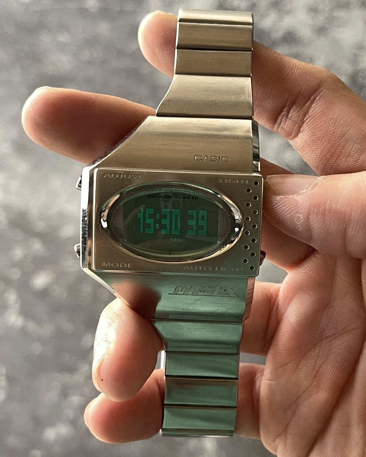 Casio × Japanese Brand × Vintage 𝐕𝐢𝐧𝐭𝐚𝐠𝐞 𝐂𝐀𝐒𝐈𝐎 𝐌𝐄𝟏𝟎𝟎  𝐌𝐄𝐓𝐀 𝐀𝐮𝐭𝐨 𝐋𝐢𝐠𝐡𝐭 𝐃𝐢𝐠𝐢𝐭𝐚𝐥 𝐖𝐚𝐭𝐜𝐡 | Grailed