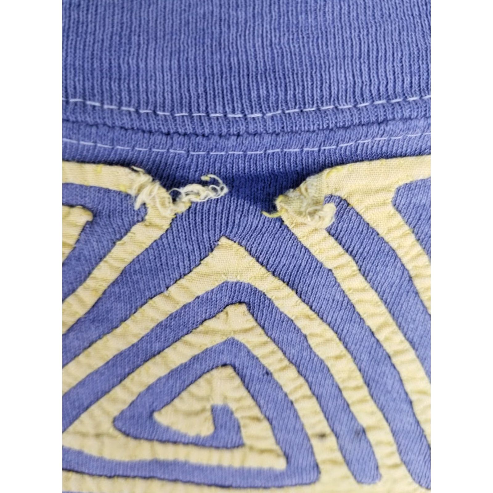 Vintage VINTAGE 90' SUN FADED TRIBAL ETHNIC PATTERN GEOMETRIC AZTEC BLUE T-SHIRT SZ XL Shirt Men XL Blue 90s Vintage AZTEC Tribal Geometric Sun Fade T-Shirt Size US XL / EU 56 / 4 - 4 Thumbnail