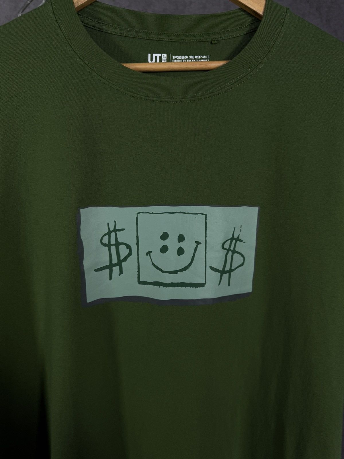 Uniqlo Uniqlo x Sponge Bob overprinted designer tee Size US XL / EU 56 / 4 - 5 Thumbnail