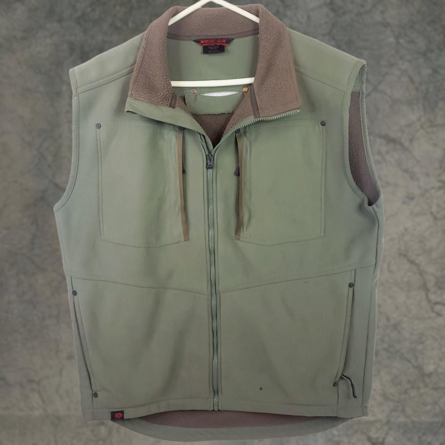 Vintage Mossy Oak Camp Sherpa Vest Mens XL Green Sherpa Lined 4 Zip Pockets Camp Vest Size US XL / EU 56 / 4 - 1 Thumbnail