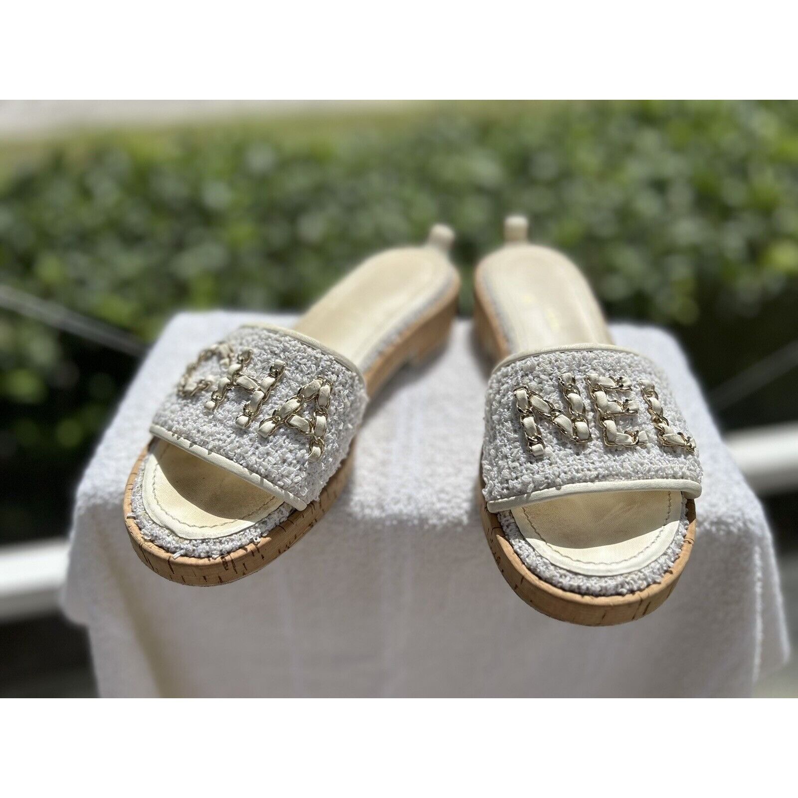 Chanel CHANEL 21C Signature White Chain Tweed Mules Slide Cork 39.5 Size US 9.5 / IT 39.5 - 1 Thumbnail