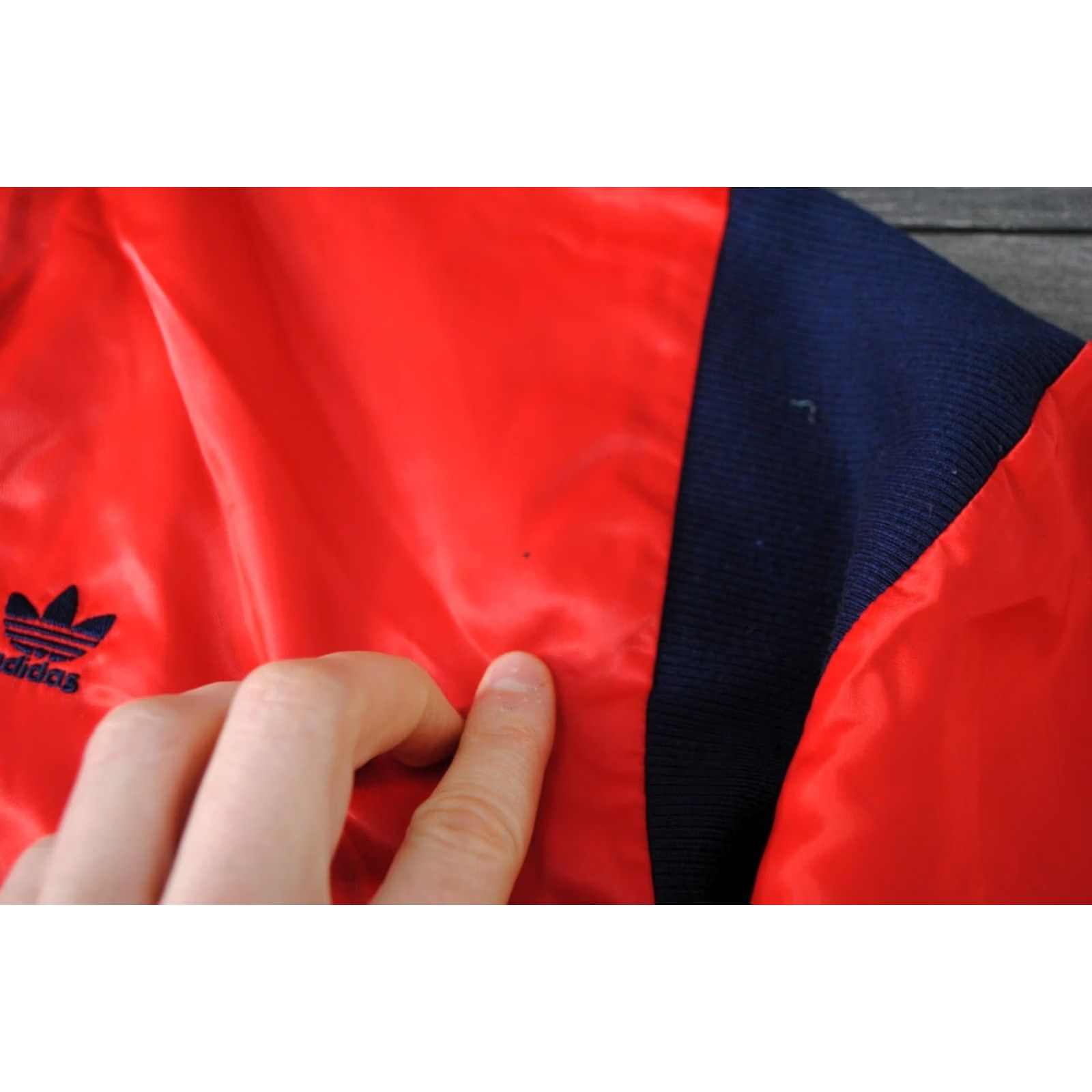 Adidas VINTAGE Adidas Originals TREFOIL Red PULL OVER Training 42-44 Jacket Mens 80s 1980s UK Made Size US XS / EU 42 / 0 - 4 Thumbnail