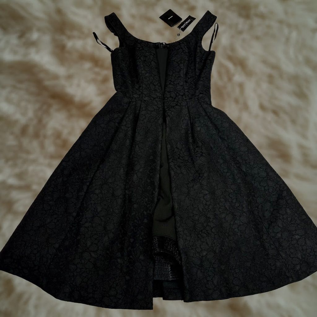 White House Black Market White House Black Market Dress Womens Fit & Flare Sz 0P Black Lined Sleeveless Knee Length Petite Size XS / US 0-2 / IT 36-38 - 1 Thumbnail