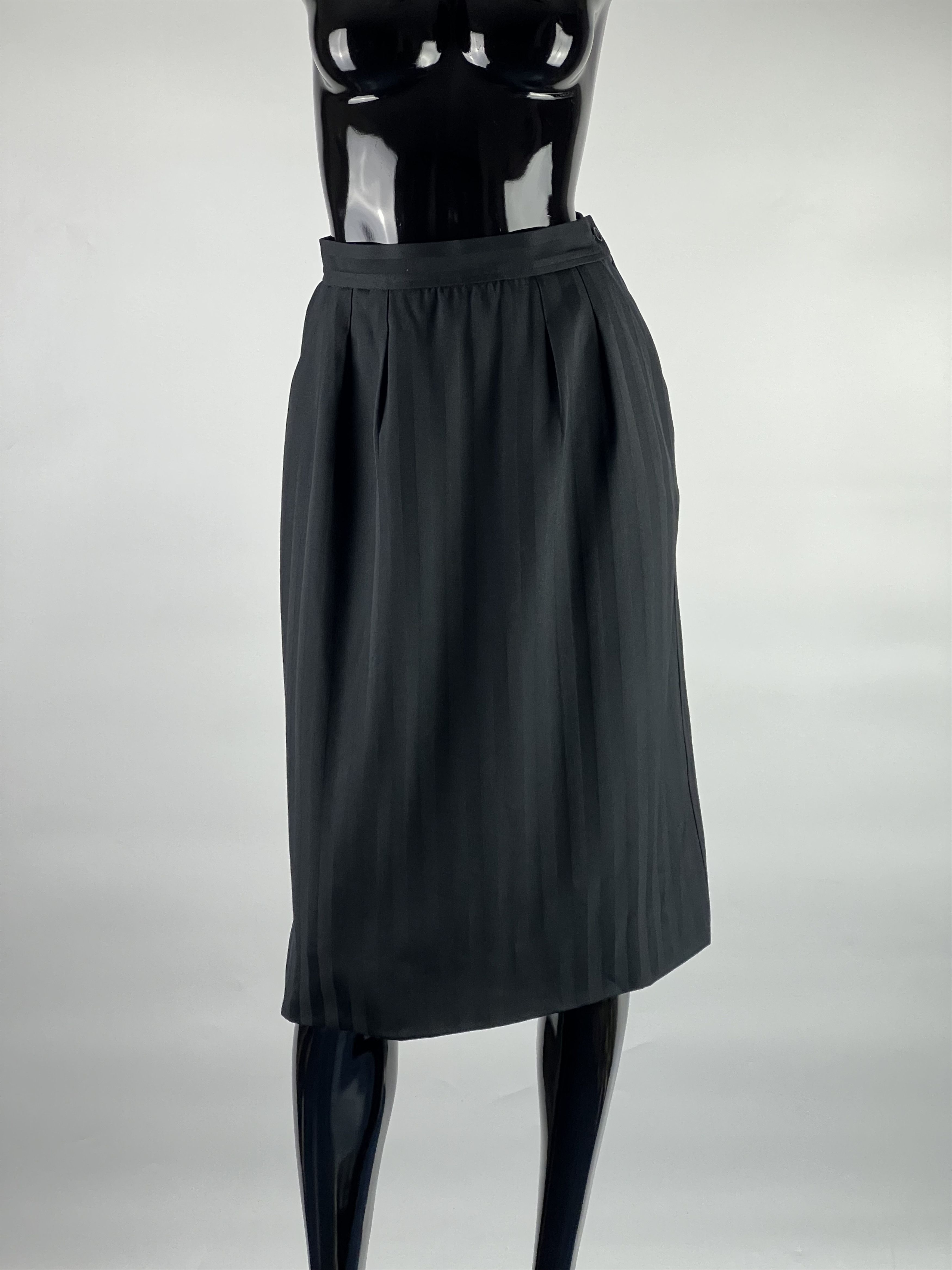 Yves Saint Laurent 90s Rare Vtg Yves Saint Laurent Variation Striped Wool Skirt Size 27" / US 4 / IT 40 - 1 Thumbnail