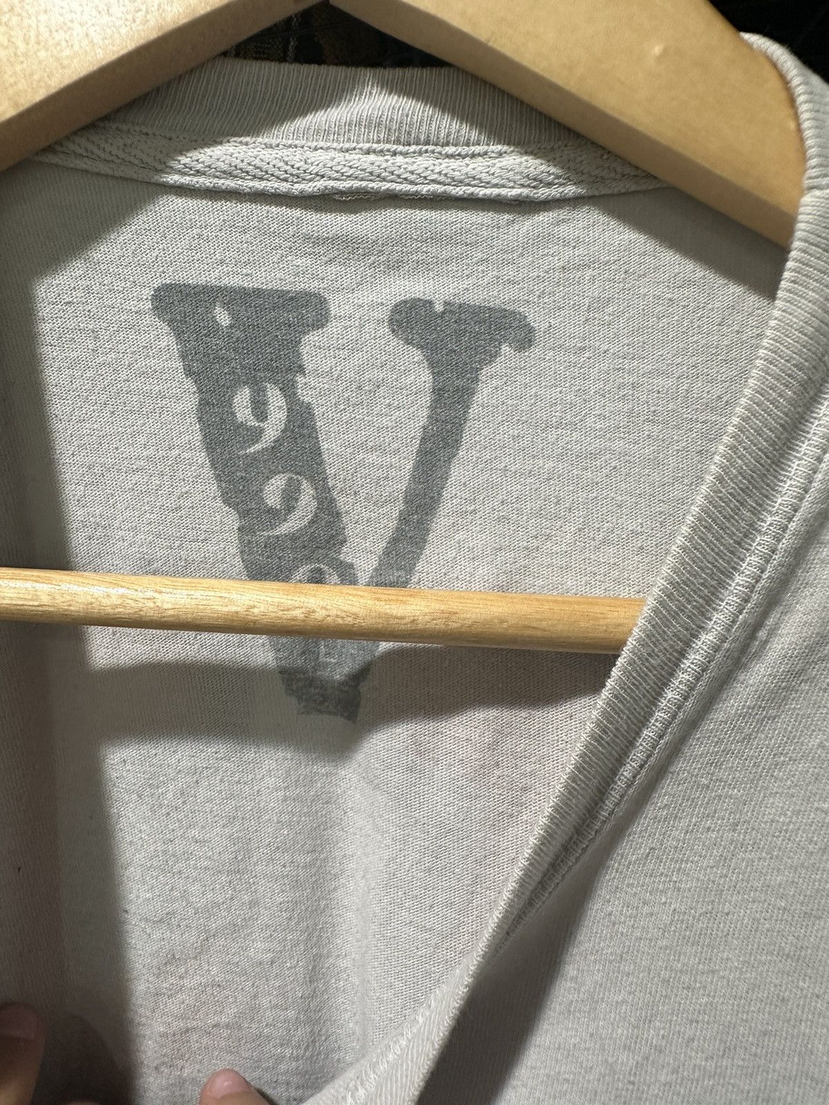 Vlone vlone legends never die tee Size US L / EU 52-54 / 3 - 2 Thumbnail