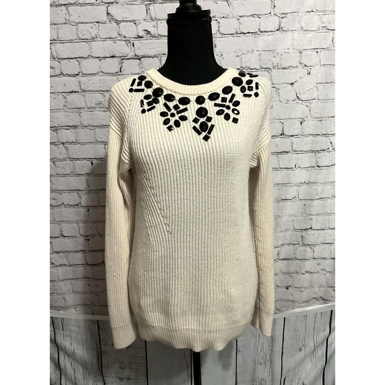 Ann Taylor Ann Taylor Knit Sweater with Black Beaded Neckline - Cream - Petite L - Long Sleeve - Crew Neck - Embroidered Accent - Solid - Women Size L / US 10 / IT 46 - 6 Thumbnail