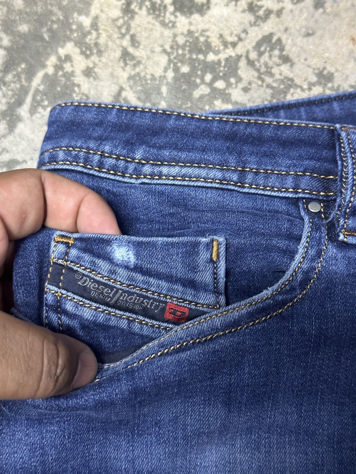 Diesel Diesel Buster Regular Slim Tapered Jeans mens Size US 33 - 4 Thumbnail