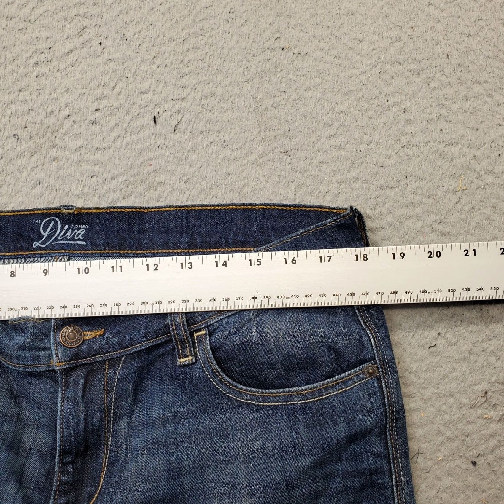 Old Navy Diva Jeans Womens 12S Blue Denim Whiskered Faded Skinny Leg Outdoor Old Navy Jeans Womens Size 12 Blue Denim Outdoor Skinny Womens Size 34" / US 12 / IT 48 - 6 Thumbnail