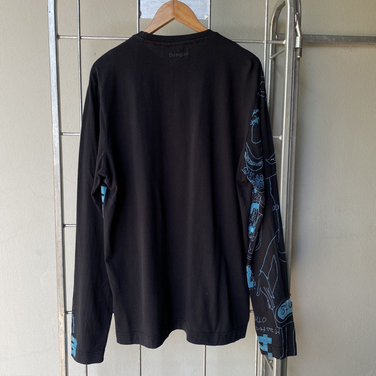 Desigual Derigual Black Long-Sleeve Tee with Blue Graphic Print Size US L / EU 52-54 / 3 - 2 Thumbnail