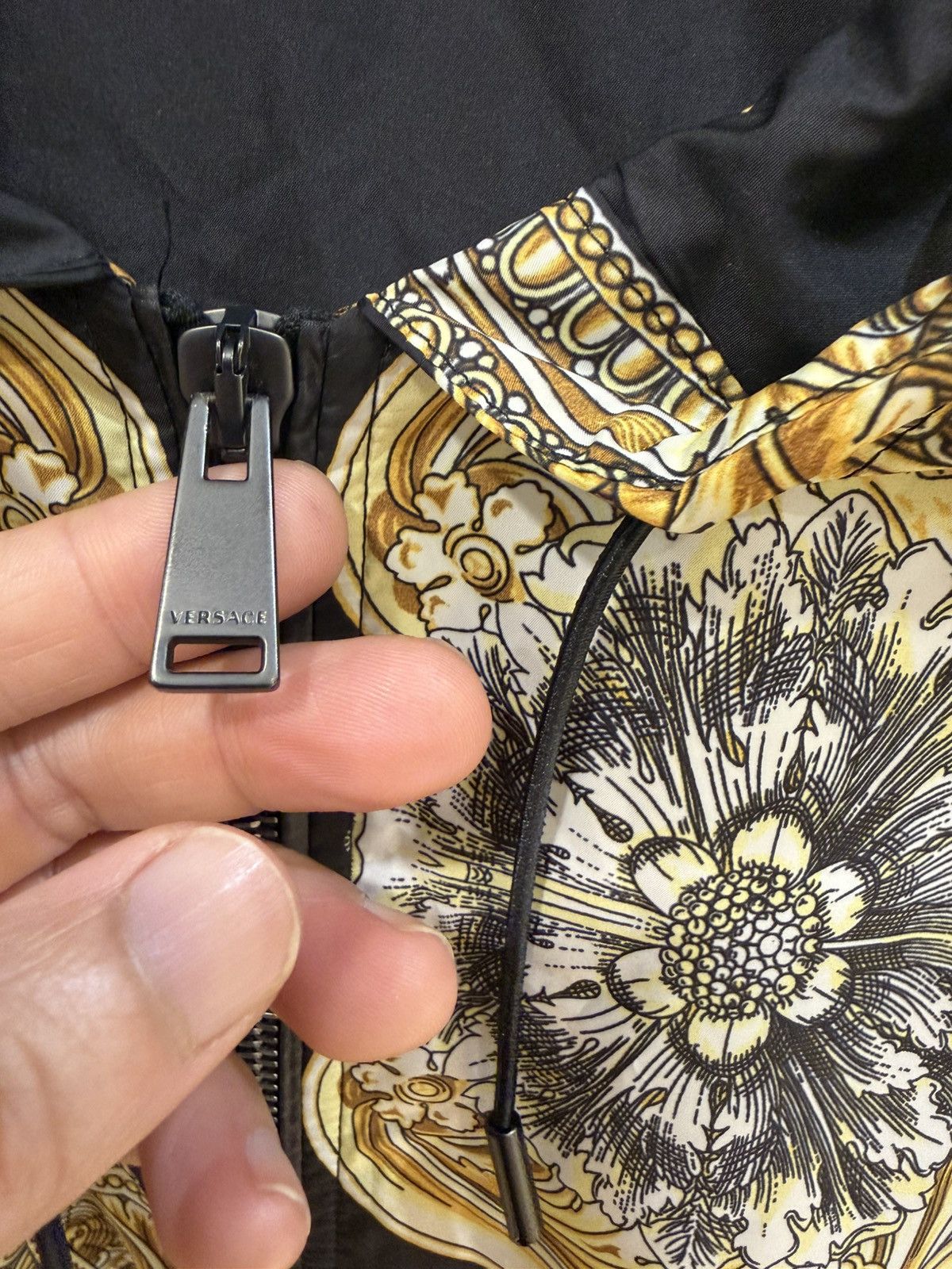 Versace Baroque print hooded jacket size48 Size US M / EU 48-50 / 2 - 6 Thumbnail