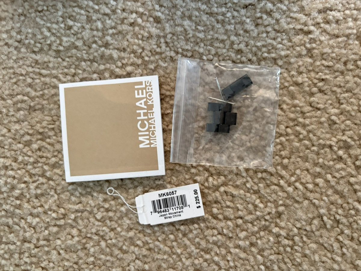 Michael Kors Black & Gold Michael Kors Watch Size ONE SIZE - 6 Thumbnail