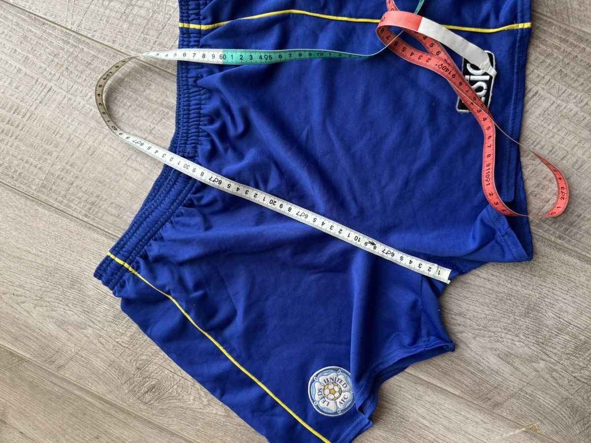 Vintage Vintage 1993-95 Leeds United Asics Soccer Shorts Size 32 Size US 32 / EU 48 - 13 Thumbnail