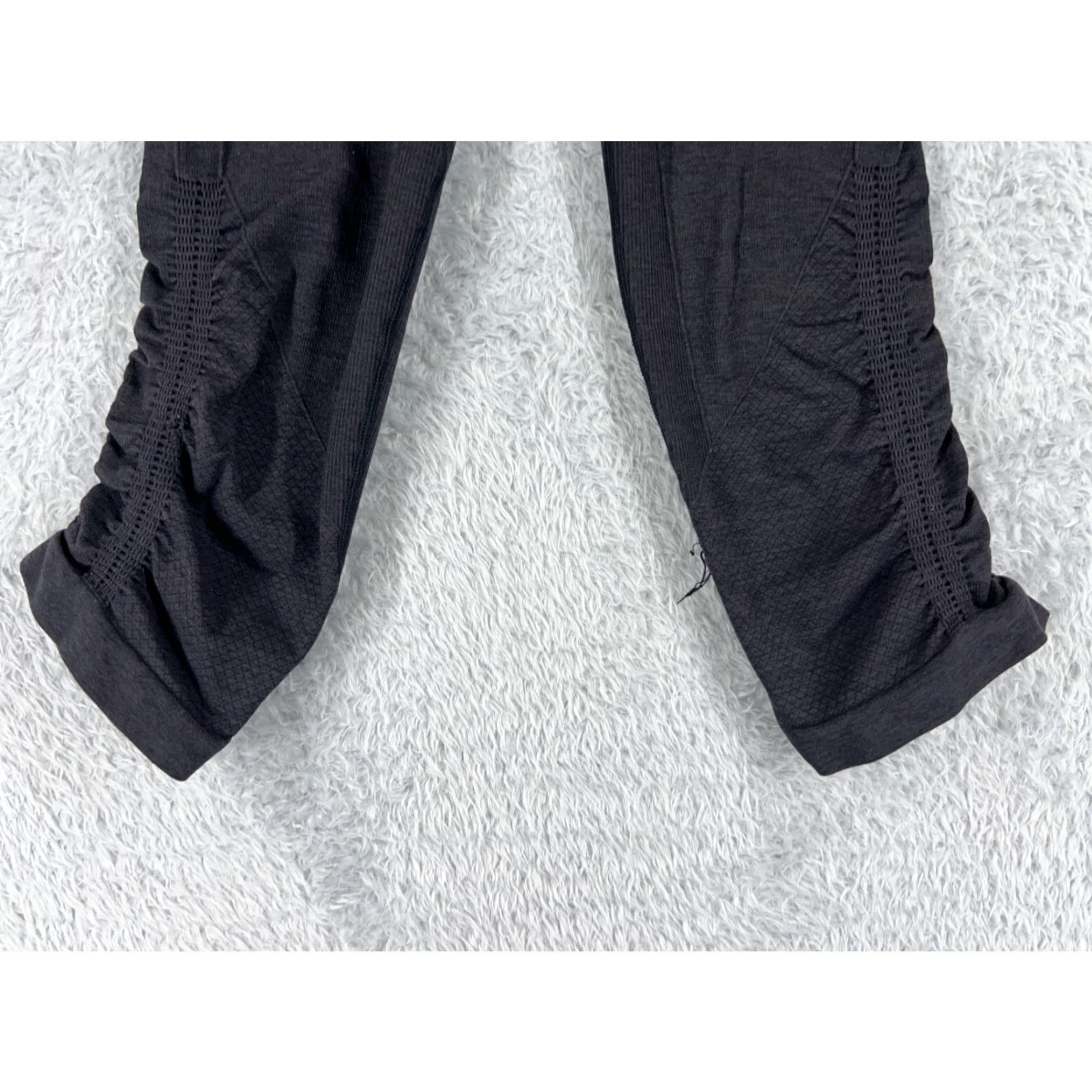 Lululemon Lululemon Pants Womens 2 Gray In The Flow Crop Ruched Gym Yoga Cropped Stretch Straight 2 Regular Womens Size 26" / US 2 / IT 38 - 2 Thumbnail
