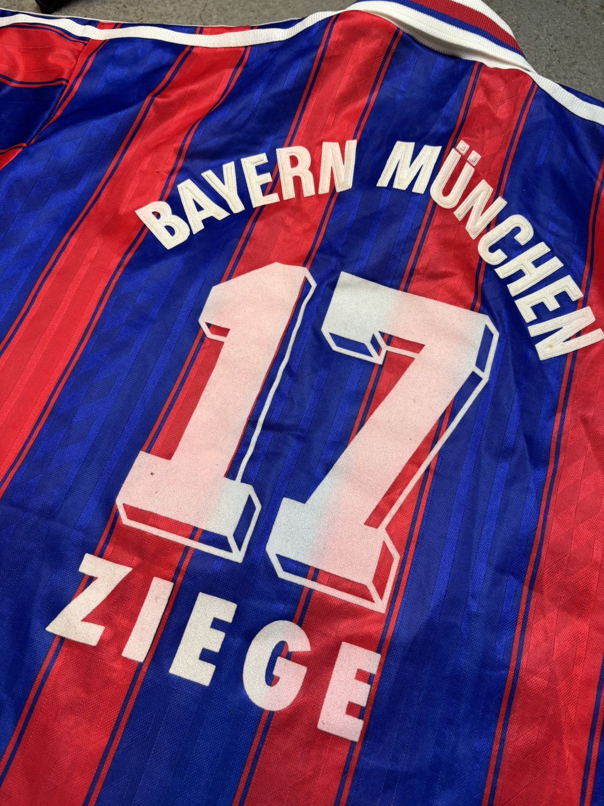 Adidas Adidas Jersey T Shirt Bayern Ziege 17 Size US L / EU 52-54 / 3 - 14 Thumbnail