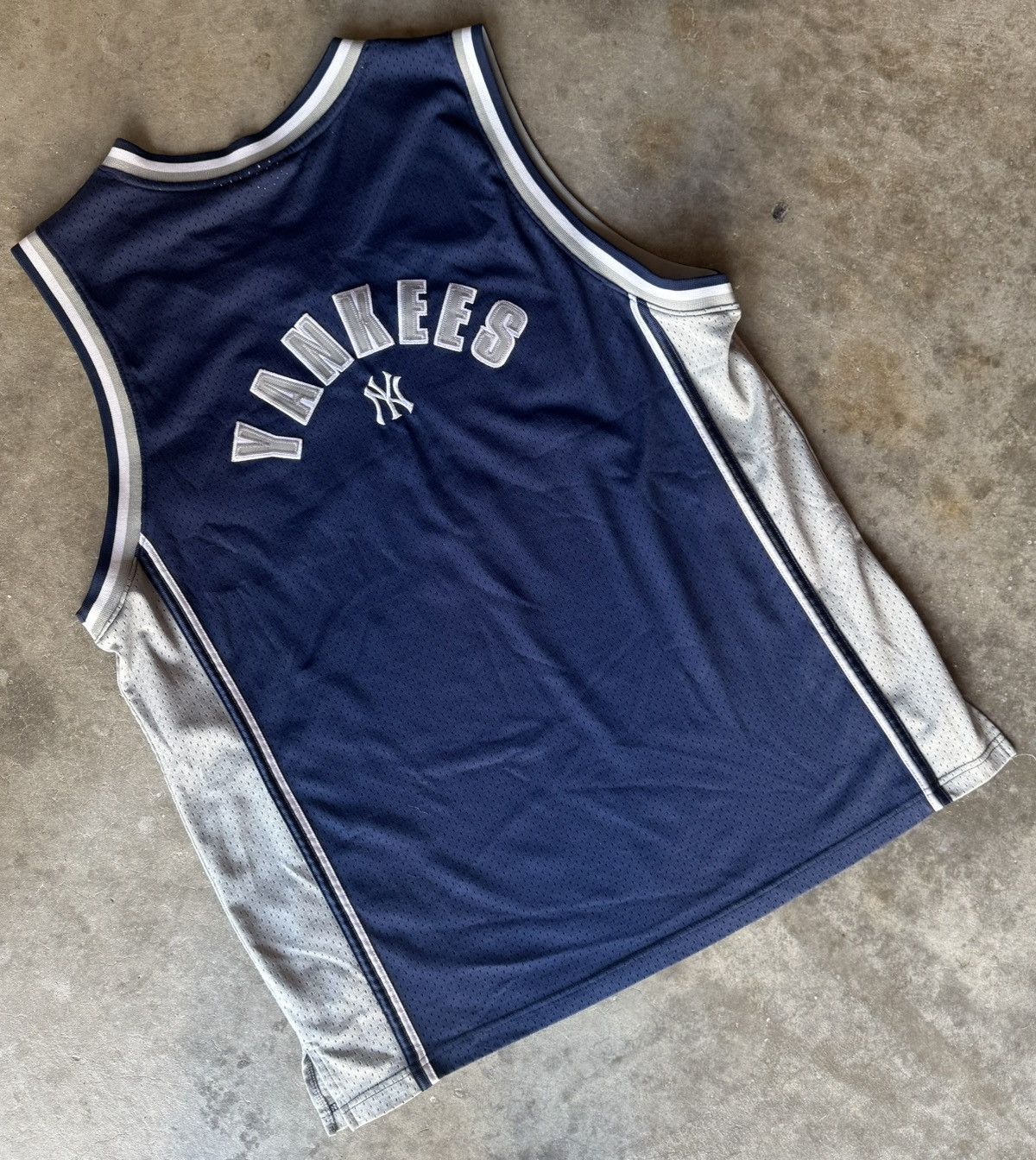Other New York Yankees Baseball Jersey by Lee Sports X - Large Size US XL / EU 56 / 4 - 4 Thumbnail