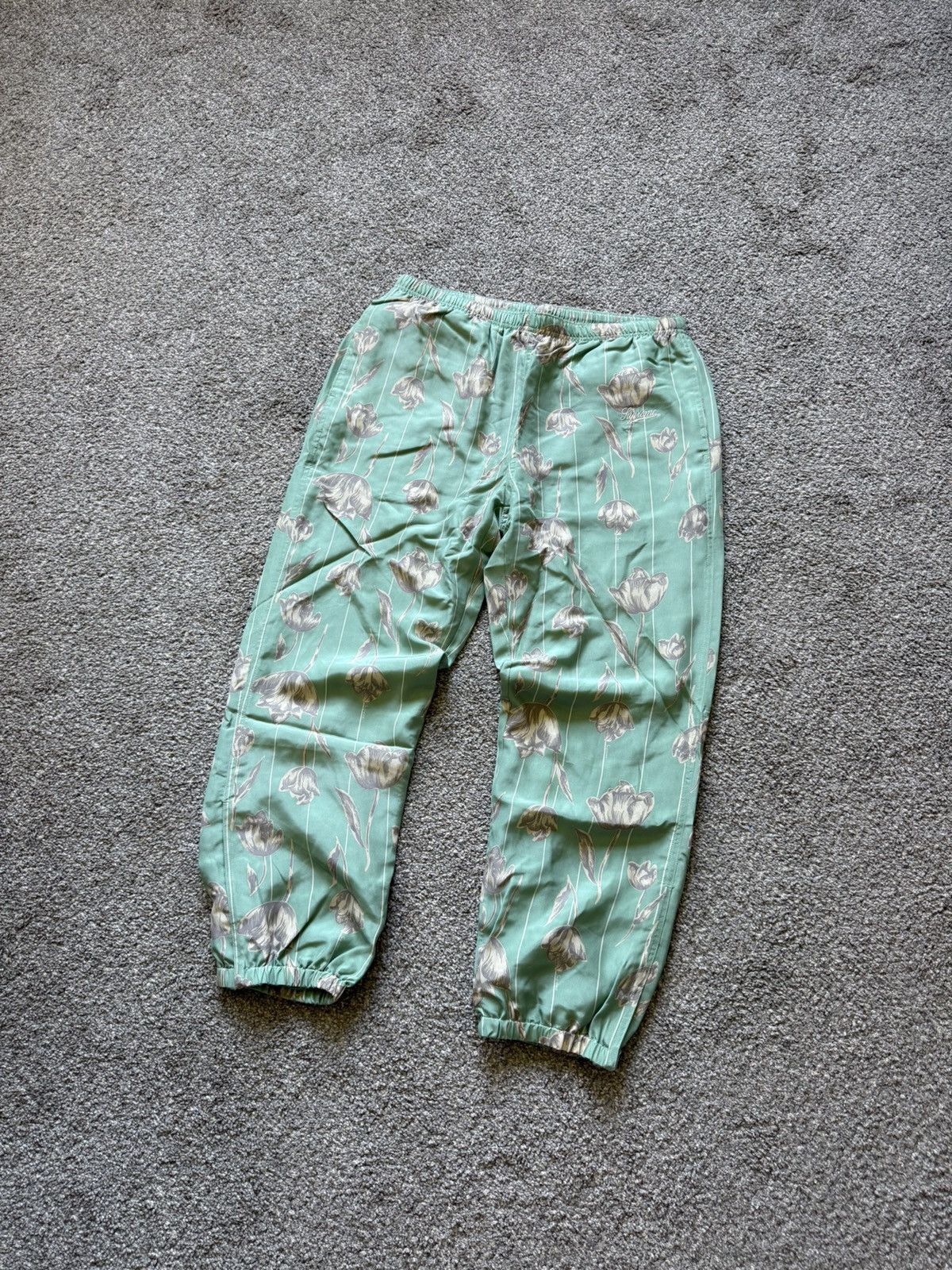 Supreme Supreme Floral Silk Track Pants Size US 34 / EU 50 - 1 Thumbnail