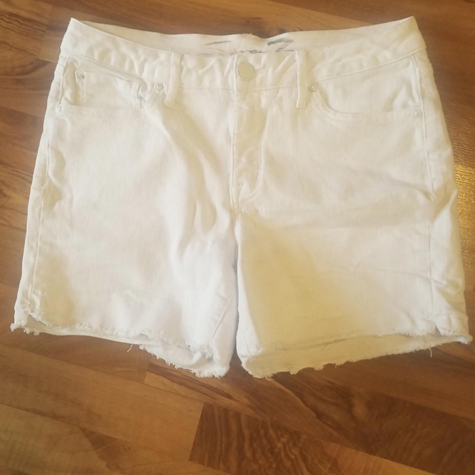 Seven 7 Seven7 White Denim Shorts Size 10 Size 32" / US 10 / IT 46 - 1 Thumbnail