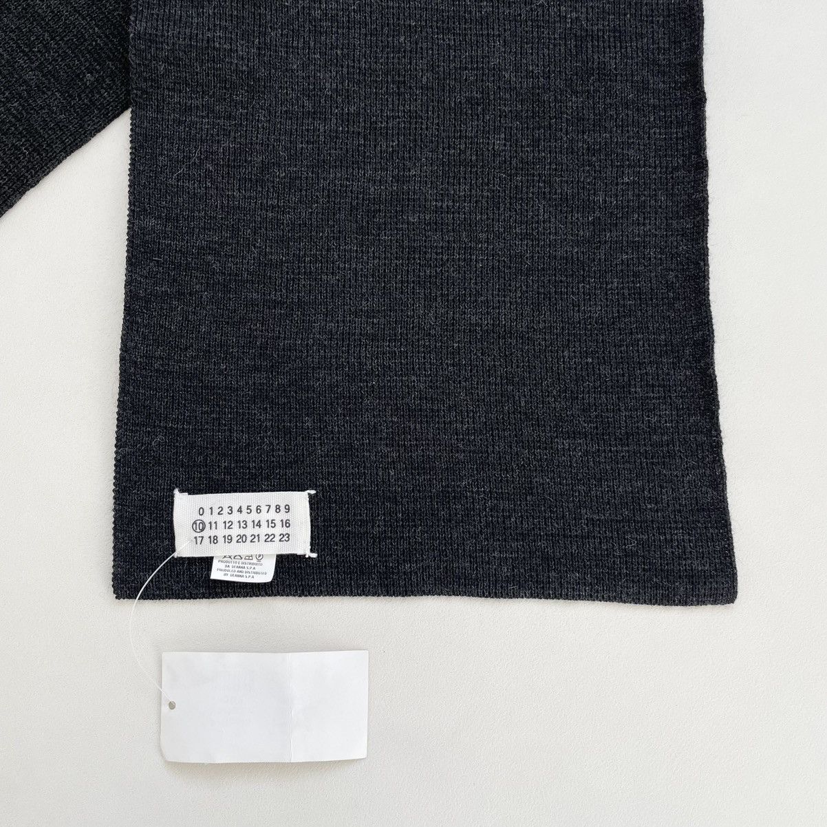 Maison Margiela A/W 2000 Waffle Weave Gray Wool Scarf Size ONE SIZE - 10 Thumbnail
