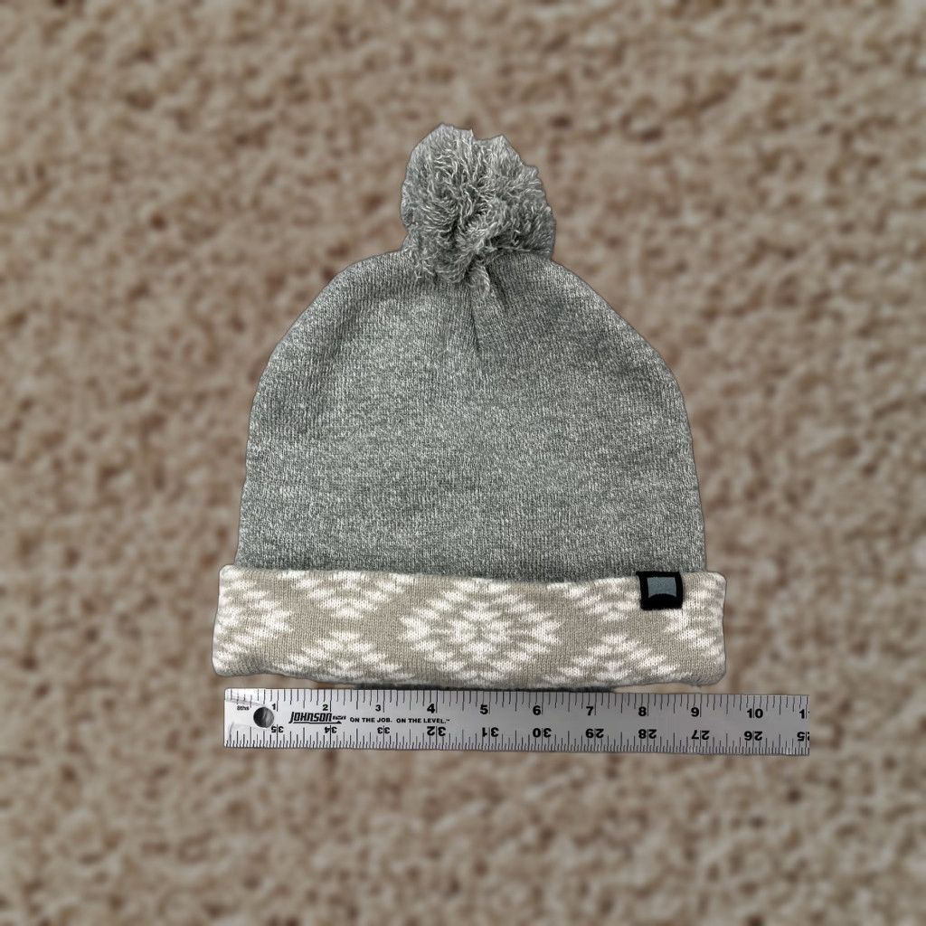 Vintage Beautiful Giant Beanie Toque Mens One Size Gray Geometric Knit Acrylic Pom - Hat/Beanie Mens One Size Gray Geometric Knit Acrylic Pom Size ONE SIZE - 1 Thumbnail
