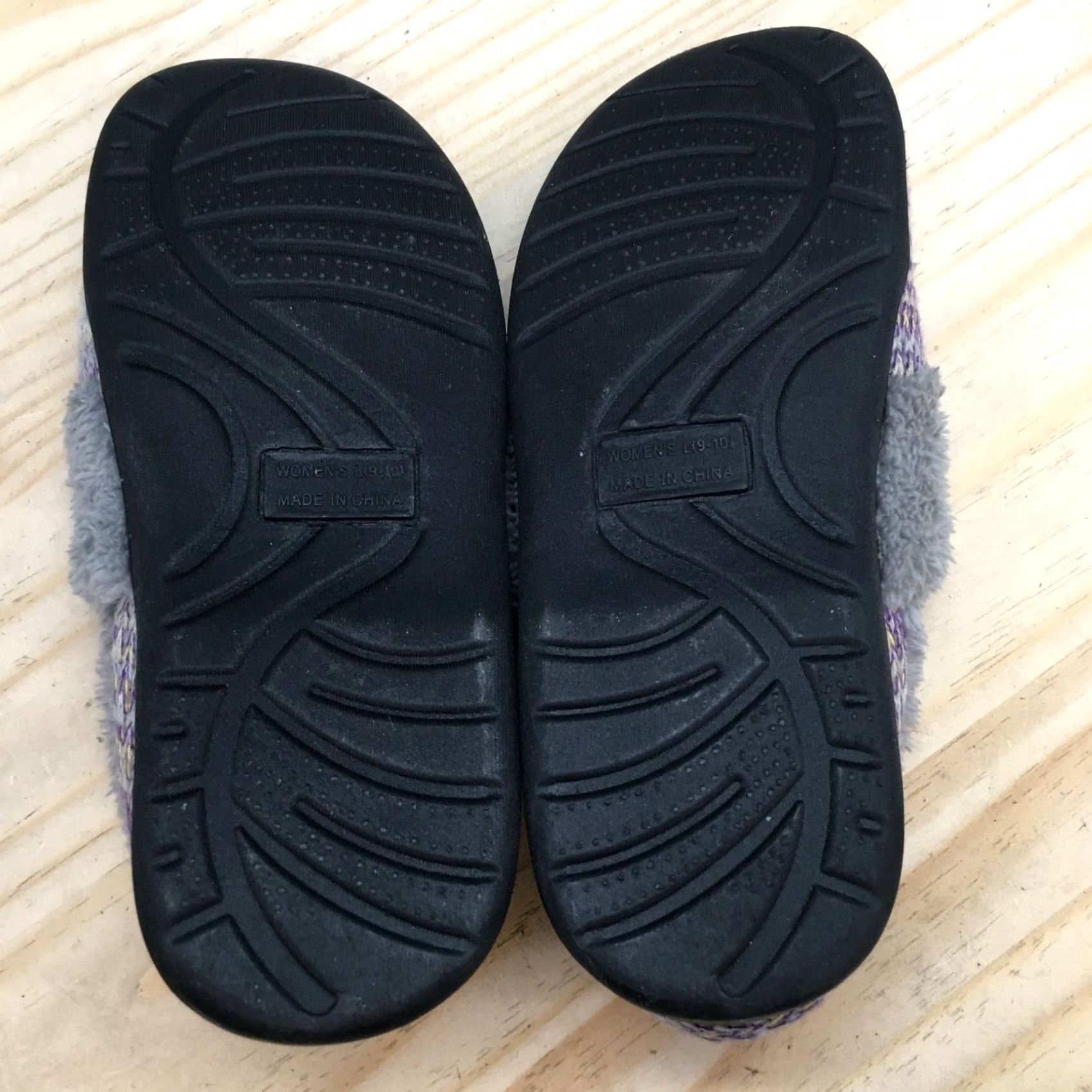 Vintage FOCO Slippers Womens 10 Gray Minnesota Vikings NFL Slip On Comfort Faux Fur Size US 10 / IT 40 - 7 Thumbnail