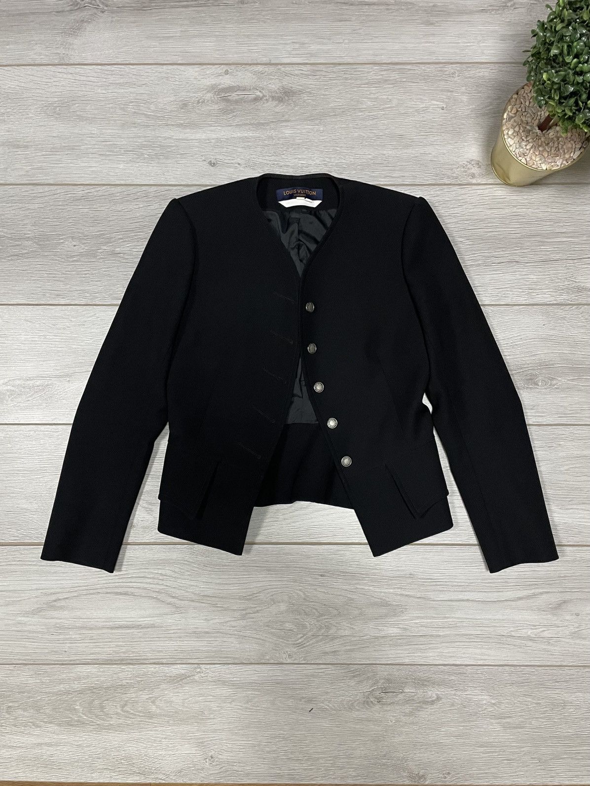 Louis Vuitton Louis Vuitton uniforms Jacket buttons Size XS / US 0-2 / IT 36-38 - 1 Thumbnail