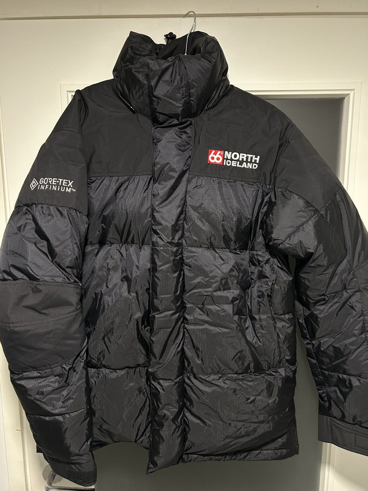 66 North Black 66 North down jacket unisex Size XS / US 0-2 / IT 36-38 - 1 Thumbnail