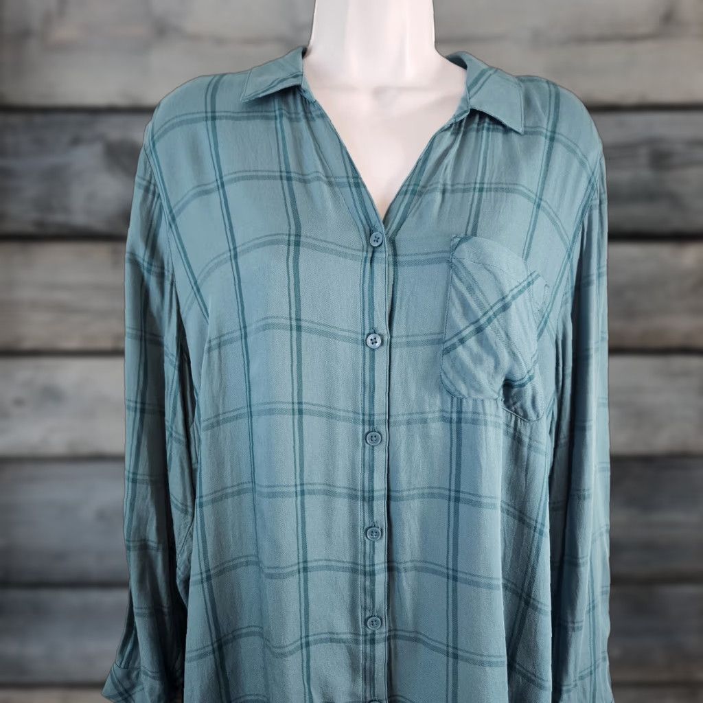 Vintage Chico's Womens Button Up Top L Green Teal Long Sleeve Rayon Shirt Womens Size L / US 10 / IT 46 - 1 Thumbnail