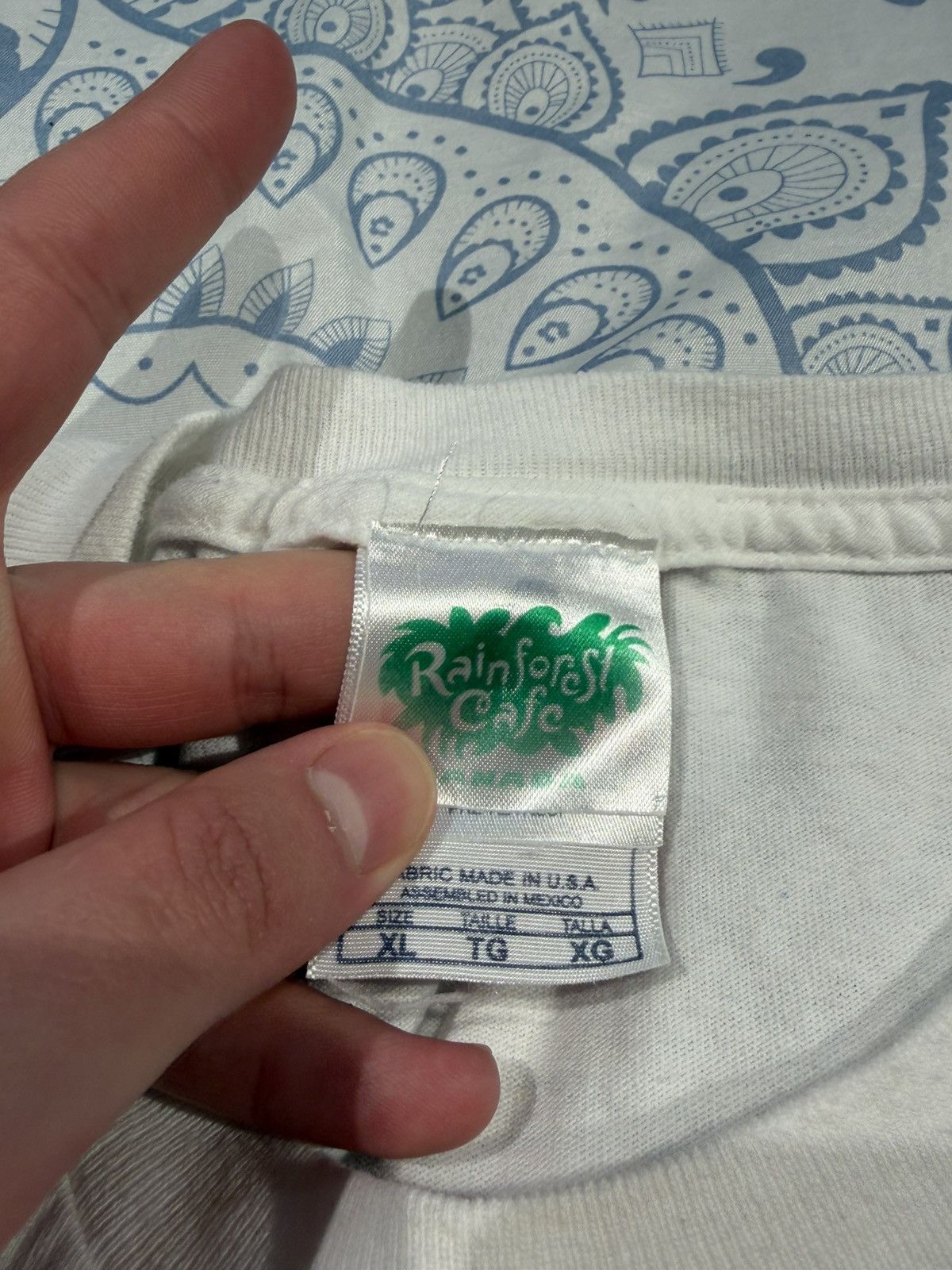 Vintage Vintage Rainforest cafe shirt Small Size US S / EU 44-46 / 1 - 4 Thumbnail