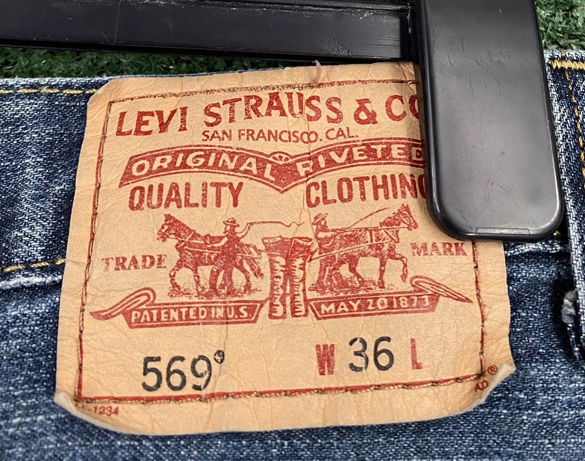 Other Vintage Y2K Levi’s 569 Loose Fit Shorts Jorts Men’s Size 36 Size US 36 / EU 52 - 6 Thumbnail