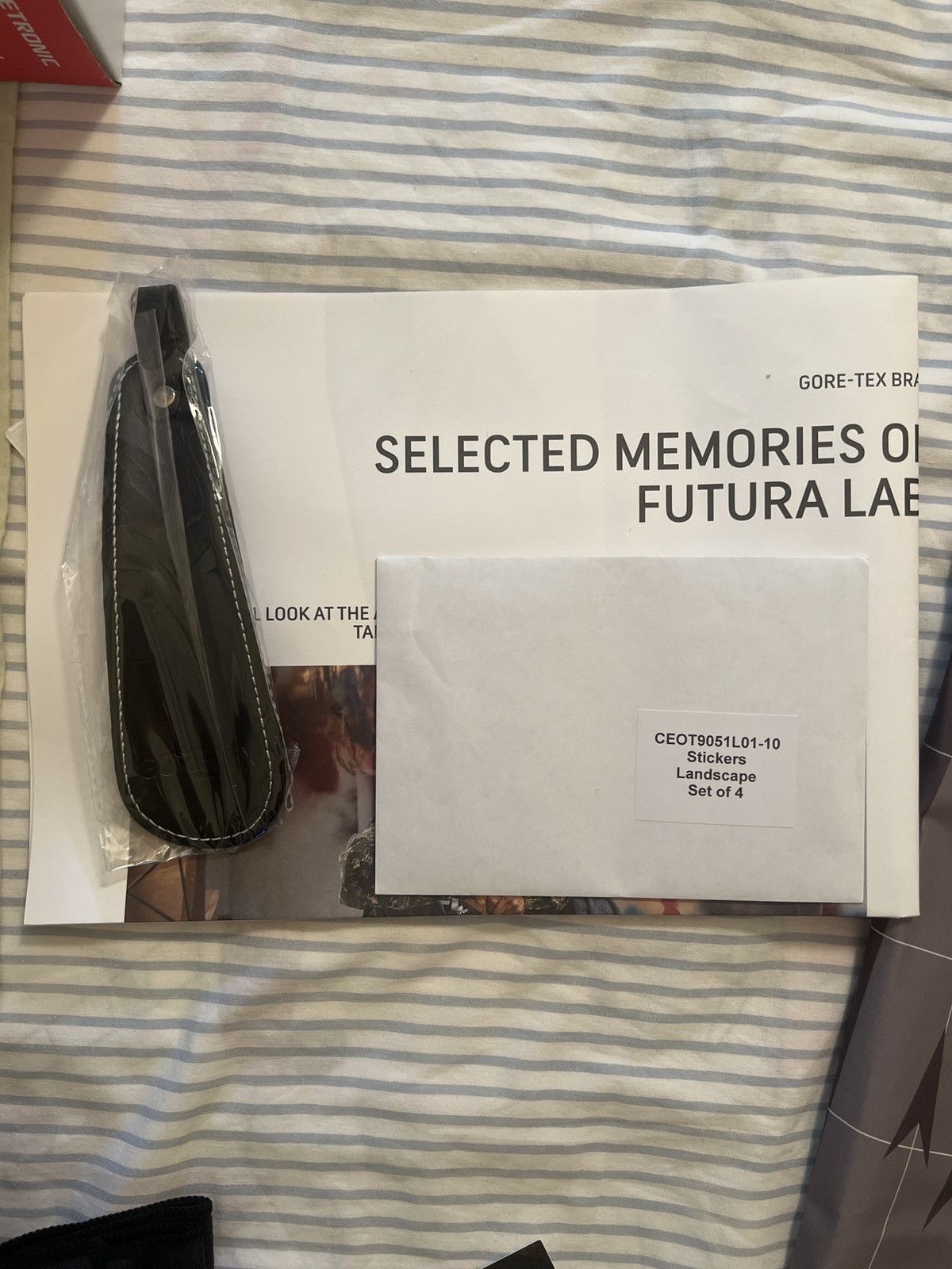 Futura × Goretex Poncho Gore-tex and Futura2000 Size US L / EU 52-54 / 3 - 3 Thumbnail