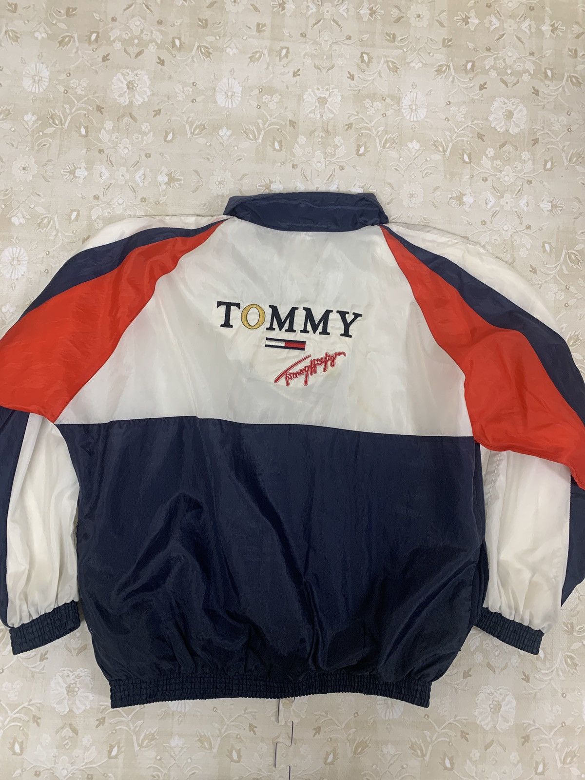 Tommy Hilfiger × Vintage Vintage Tommy Hilfiger windbreaker jacket 90’s Size US L / EU 52-54 / 3 - 2 Thumbnail
