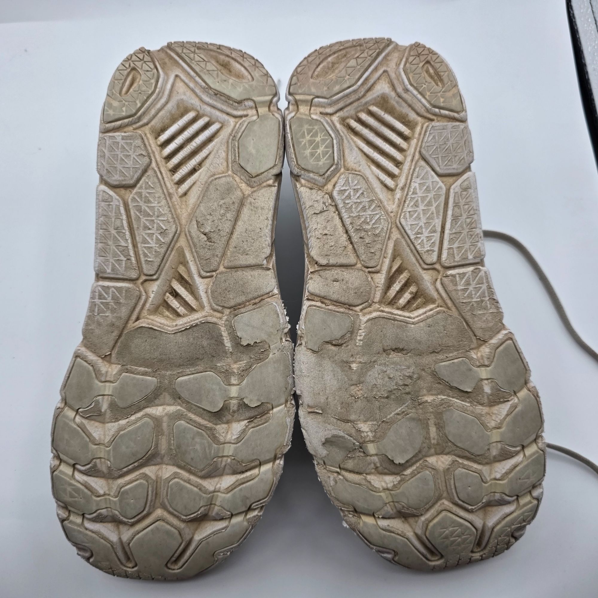 Hoka Hoka One One Clifton 7 Womens Size 9.5 White Sneaker Shoes A Size US 9.5 / IT 39.5 - 8 Thumbnail