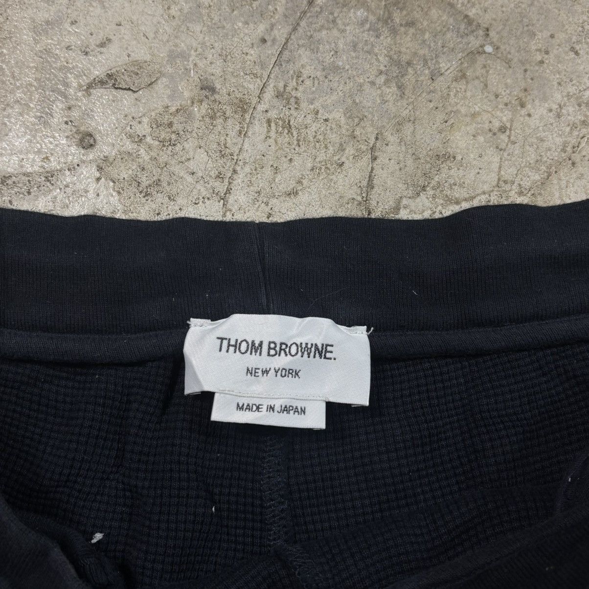 Thom Browne THOM BROWNE 4 BAR WAFFLE KNIT SHORT Size US 34 / EU 50 - 3 Thumbnail