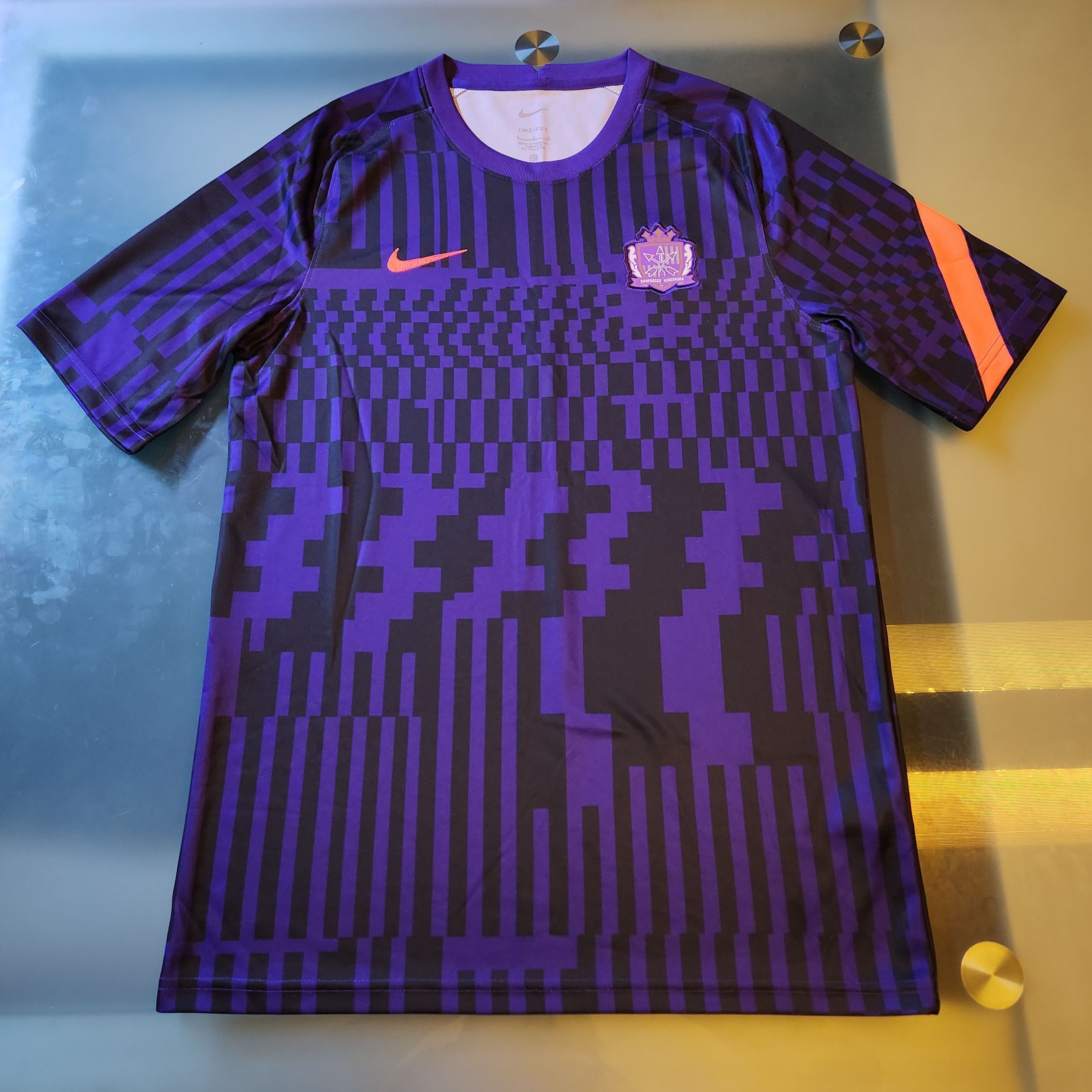 Nike Authentic Sanfrecce Hiroshima 2022-2023 Pre-match Training Size US L / EU 52-54 / 3 - 1 Thumbnail