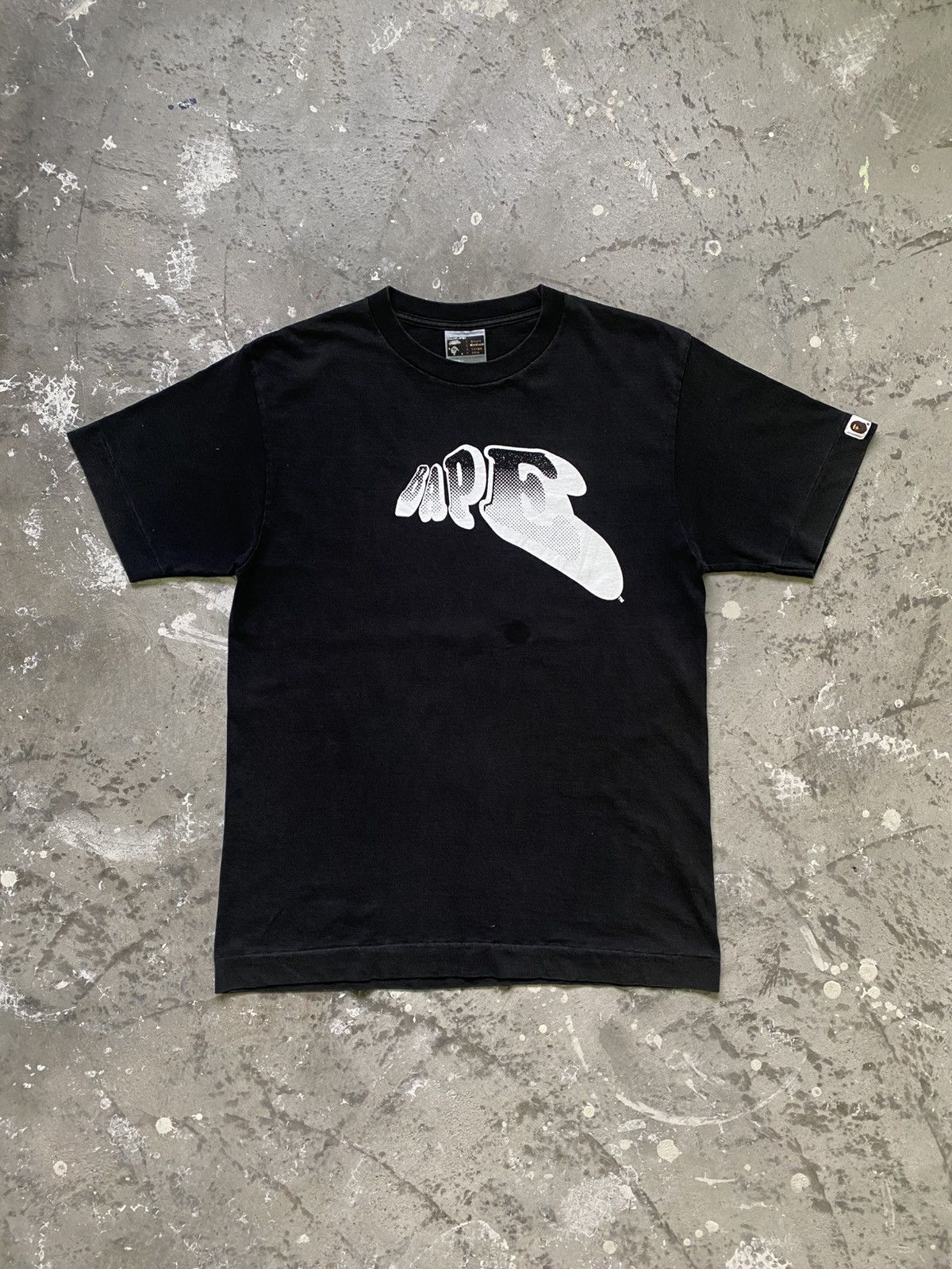 Bape Vintage BAPE 3D Art Graffiti Design T Shirt Size US M / EU 48-50 / 2 - 1 Thumbnail