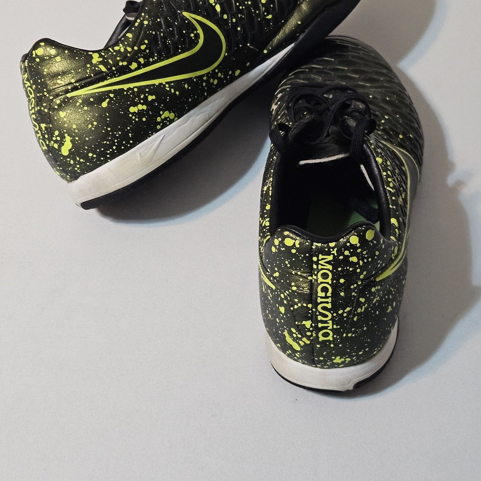 Nike NIKE MAGISTA ONDA IC HYPER Sneakers Men's SIZE 10 EUC Size US 10 / EU 43 - 9 Thumbnail