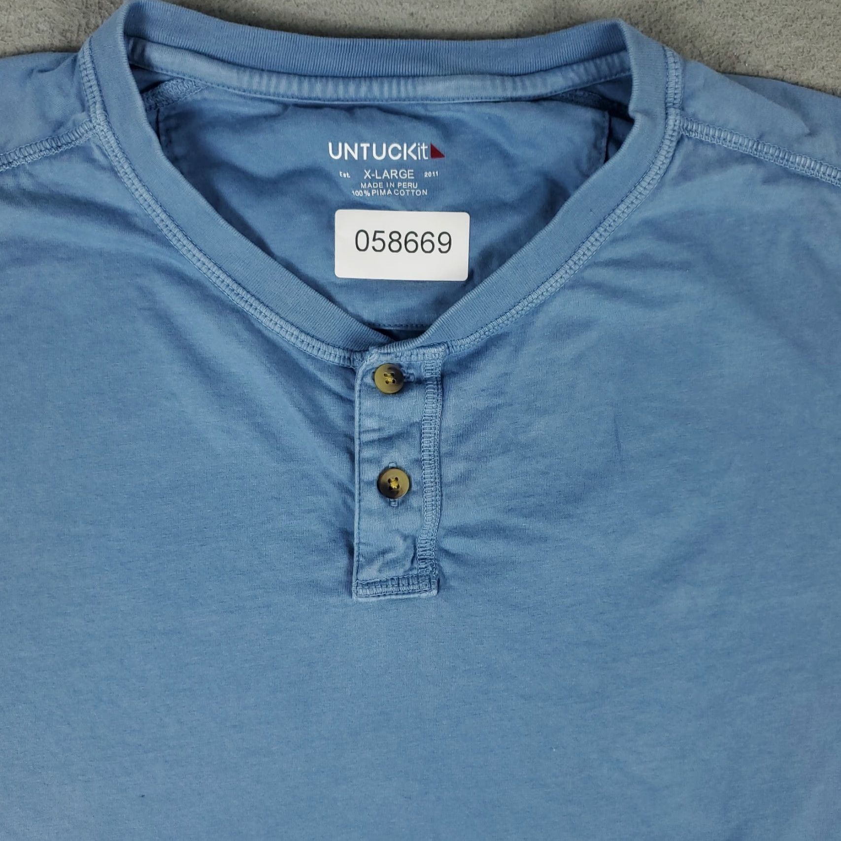 UNTUCKit UNTUCKit Blue Henley Long Sleeve T-Shirt Men's Size XL Casual Modern Sports Size US XL / EU 56 / 4 - 2 Thumbnail