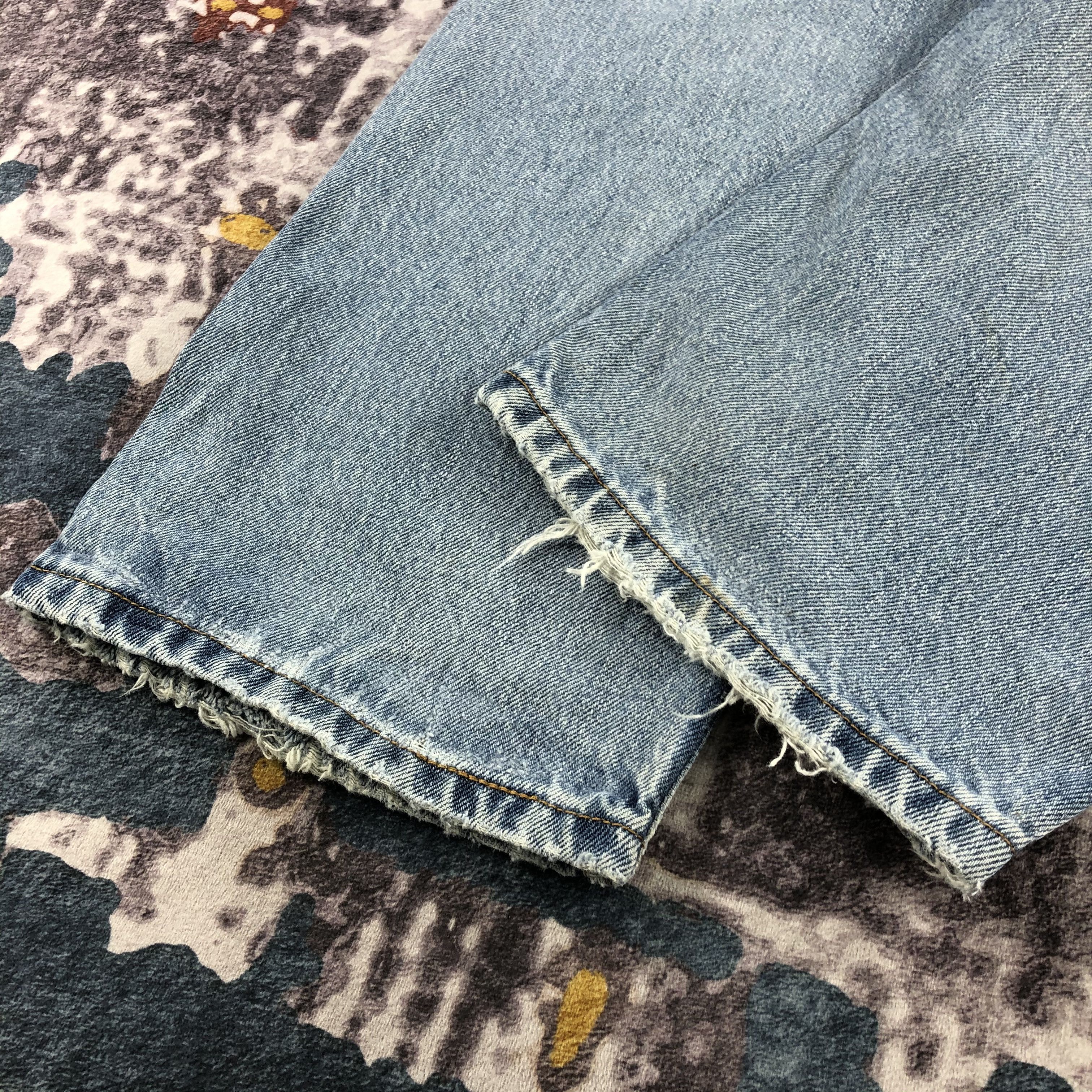 Levi's × Vintage Vintage Light Wash Levis 505 Jeans-JM2569 Size US 31 - 4 Thumbnail