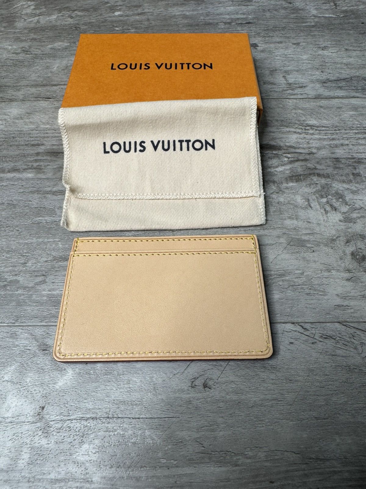 Louis Vuitton Louis Vuitton Card Holder Size ONE SIZE - 2 Thumbnail