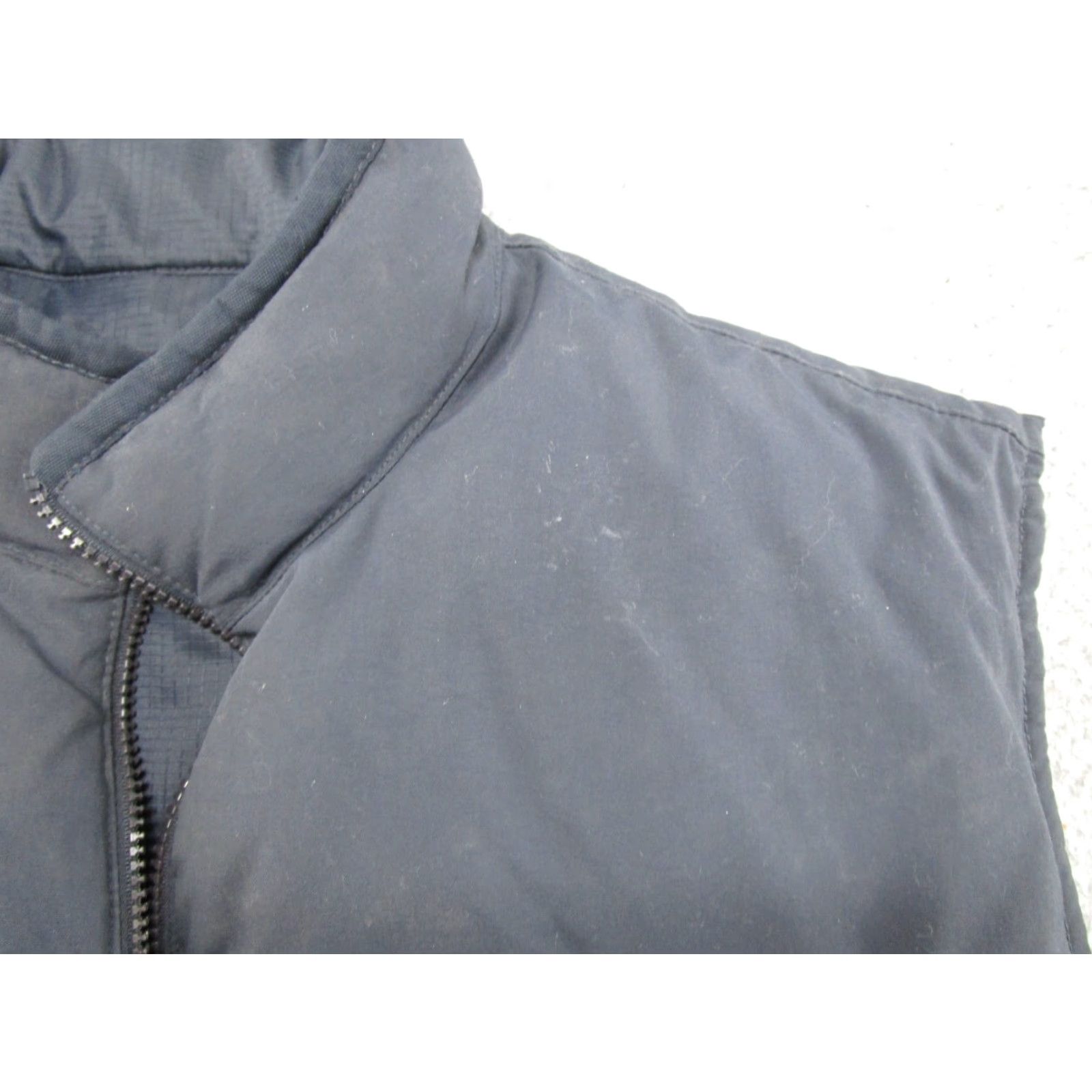 Abercrombie & Fitch VINTAGE Abercrombie & Fitch Mens L Reversible Puffer Vest Nylon Zip Duck Down Blue 80s 90s Retro Outdoor Logo Mens Size US L / EU 52-54 / 3 - 5 Thumbnail