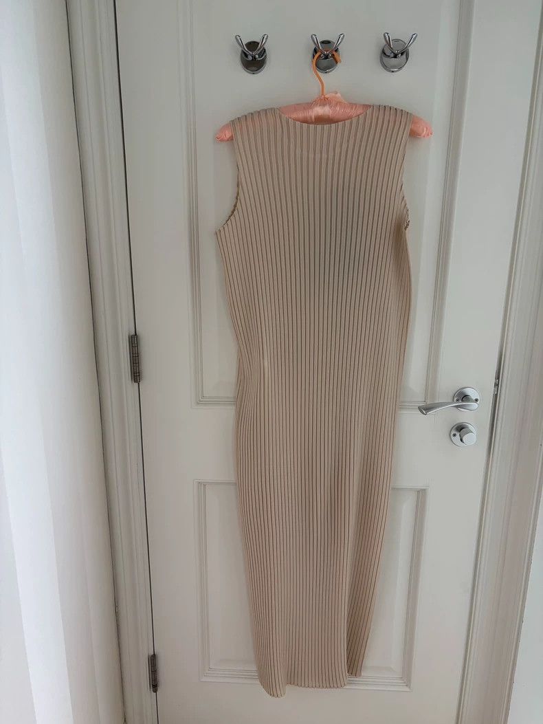 Issey Miyake Issey Miyake size:2 Beige pleated mainline dress Size XS / US 0-2 / IT 36-38 - 2 Thumbnail