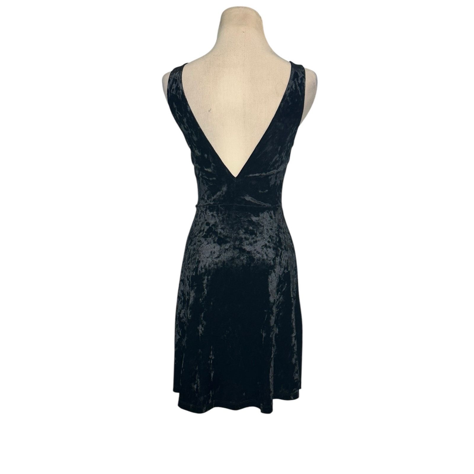 H&M H&M Divided black velvet deep V back mini party dress size 4 Size S / US 4 / IT 40 - 2 Thumbnail