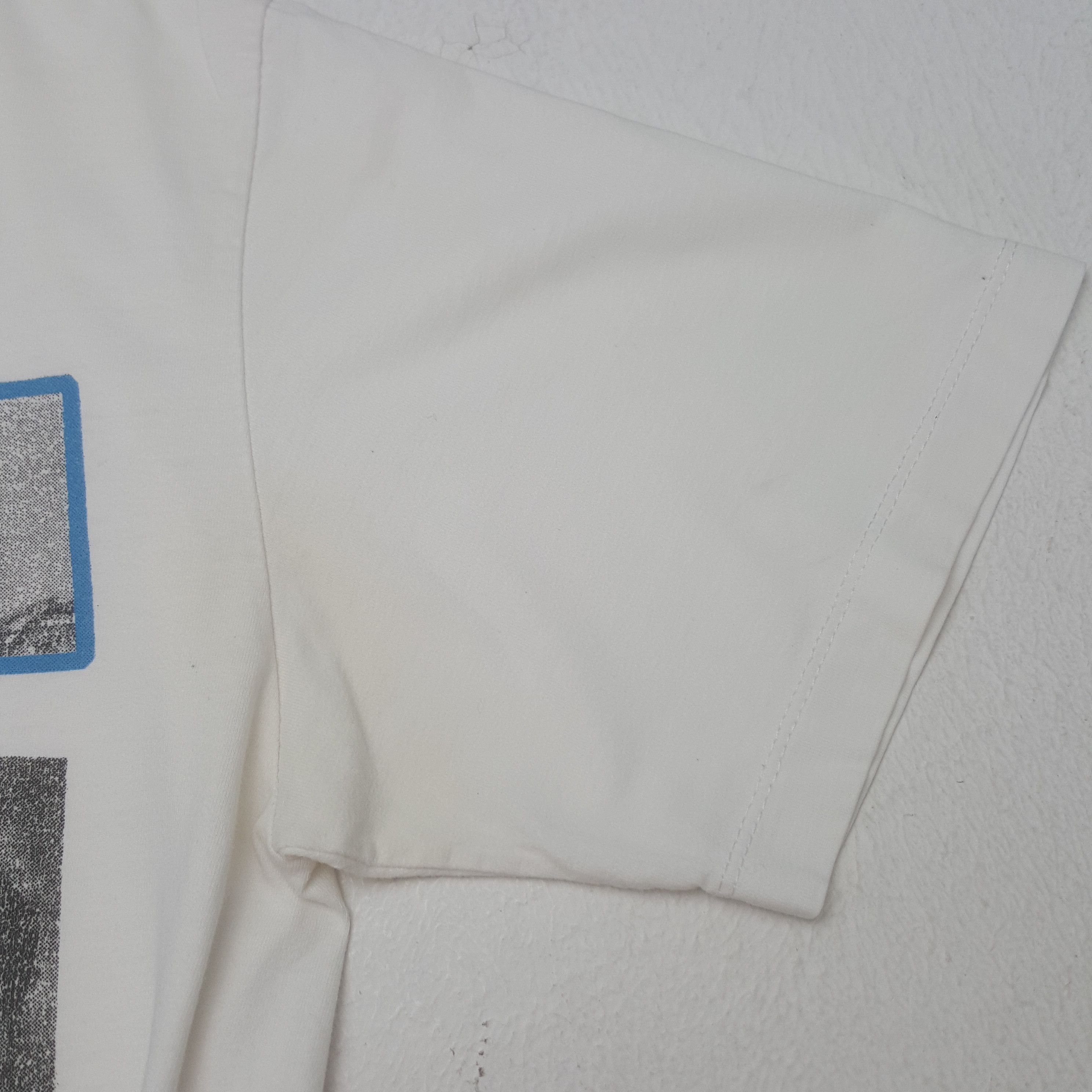Vintage Vintage Michael Jackson American Singer Tshirt Size US L / EU 52-54 / 3 - 7 Thumbnail