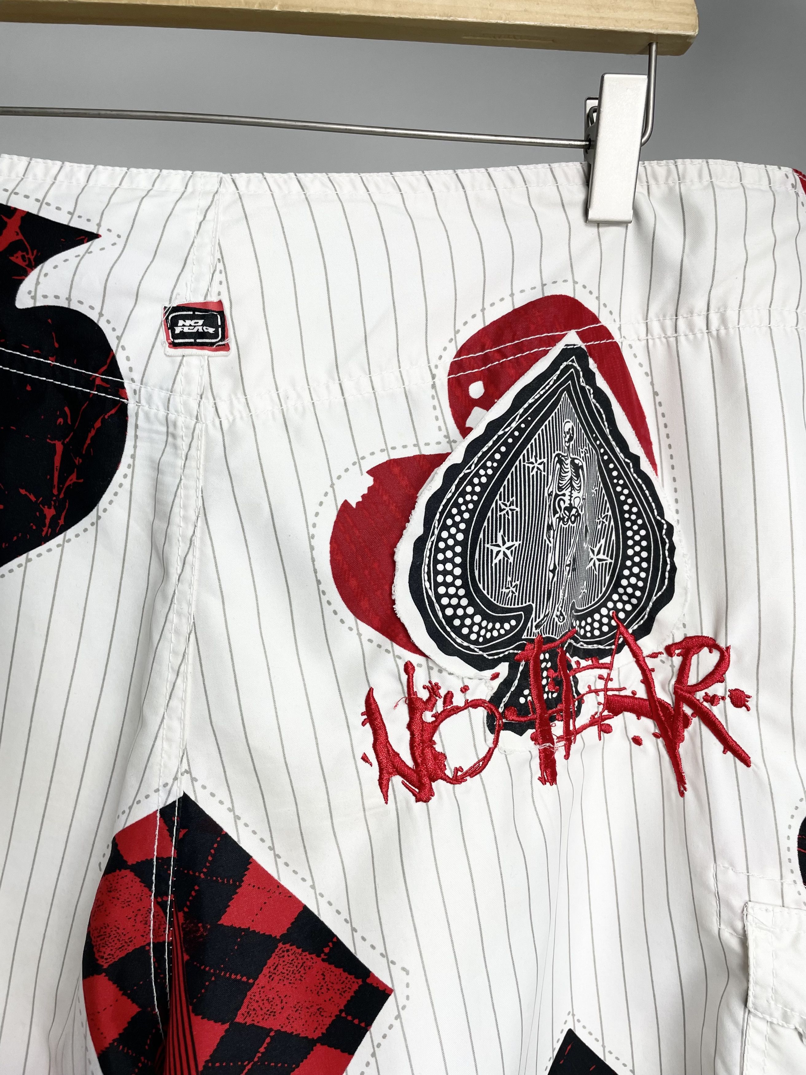 No Fear No Fear Vintage Skulls Full Printed Y2K White Cargo Shorts Size US 36 / EU 52 - 14 Thumbnail