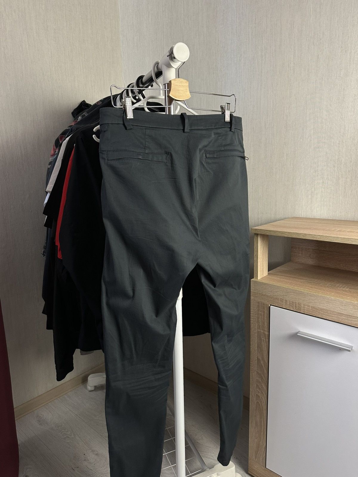 Lululemon Lululemon Pants Mens 32 ABC Slim Fit Warpstreme Size US 32 / EU 48 - 4 Thumbnail