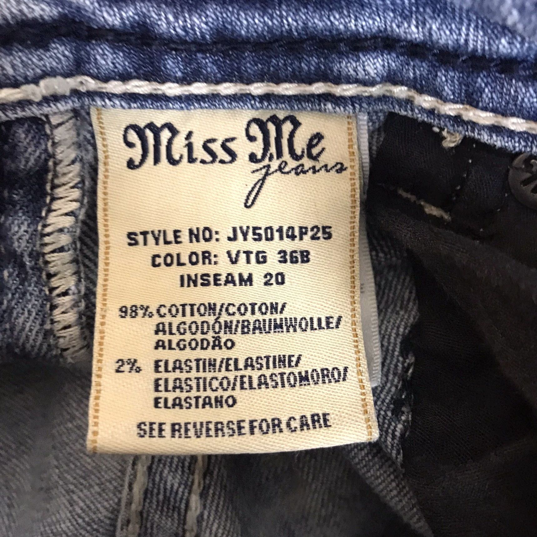 Miss Me Miss Me Capri Jeans Thick Stitch Jeweled Flap Pocket Signature Light Wash 25 Womens Capri Jeans Distressed Denim Size 42" / US 20 - 6 Thumbnail
