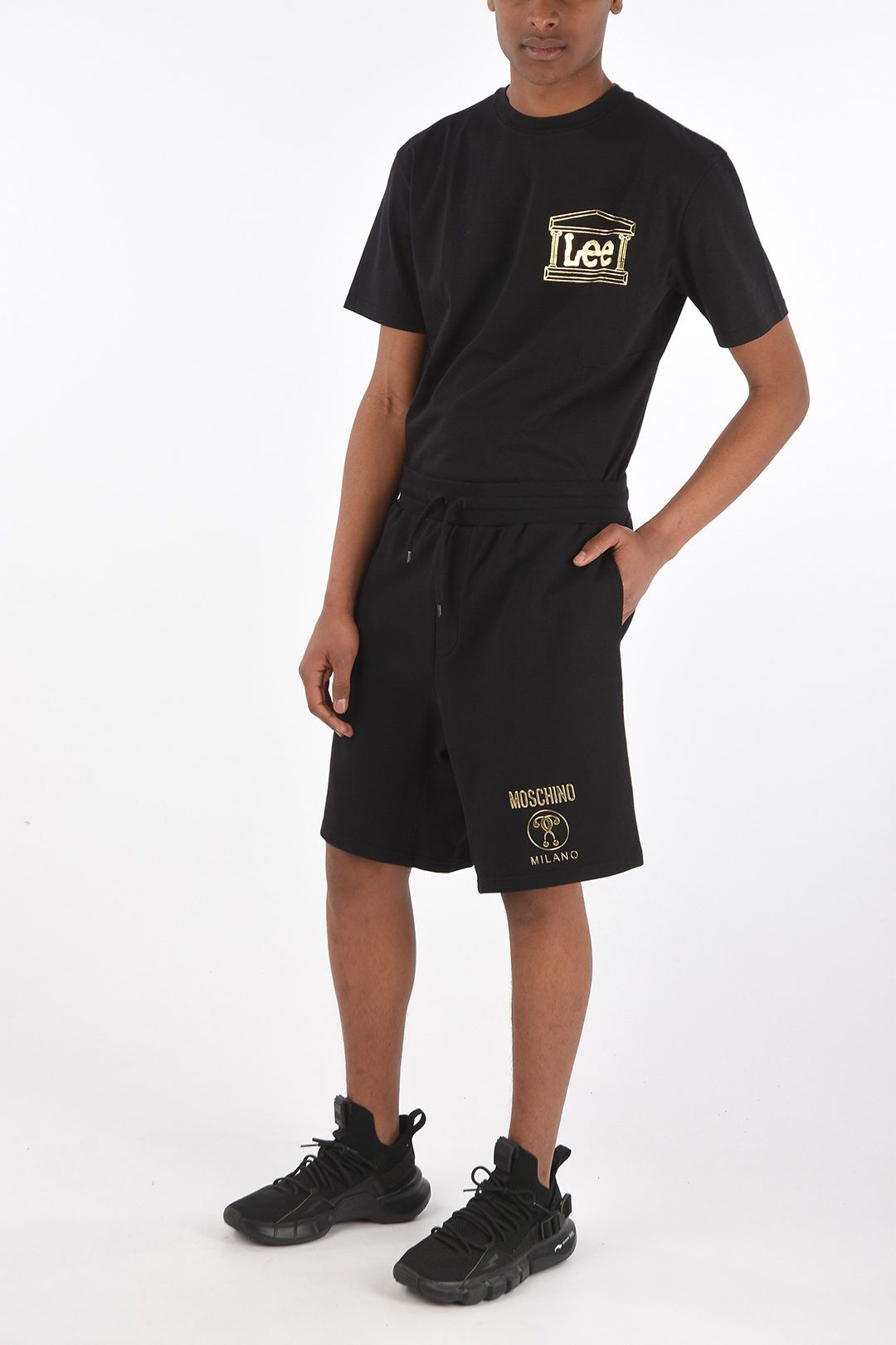 Moschino o1y0225 Logo Short in Black Size US 34 / EU 50 - 4 Thumbnail